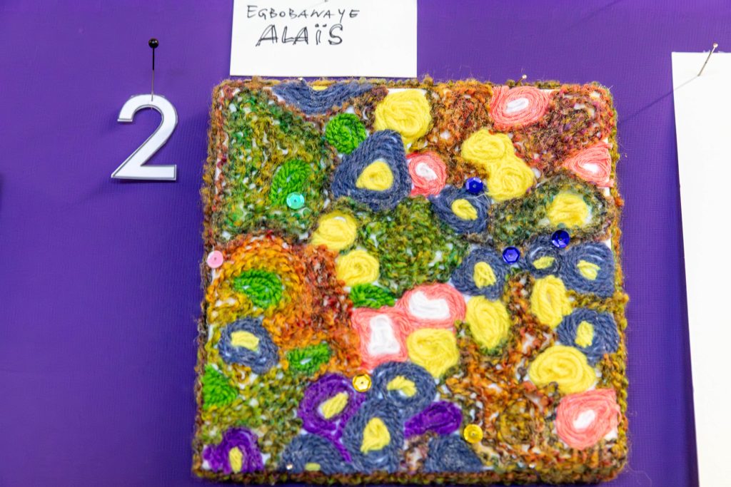 Schülerkunstwerke im Stil von Klimt