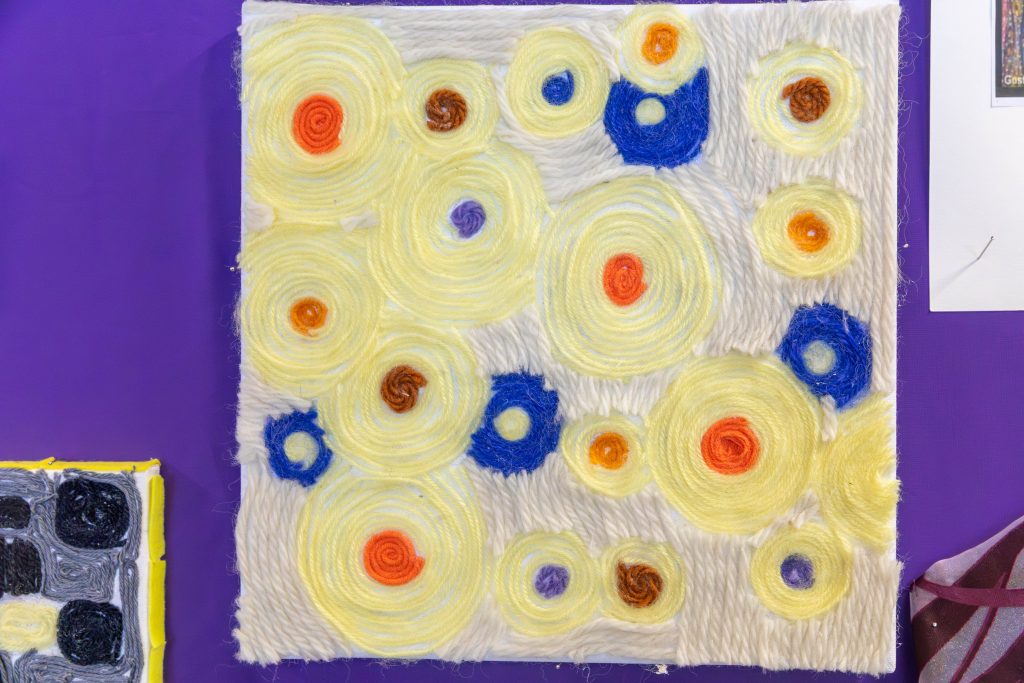 Schülerkunstwerke im Stil von Klimt