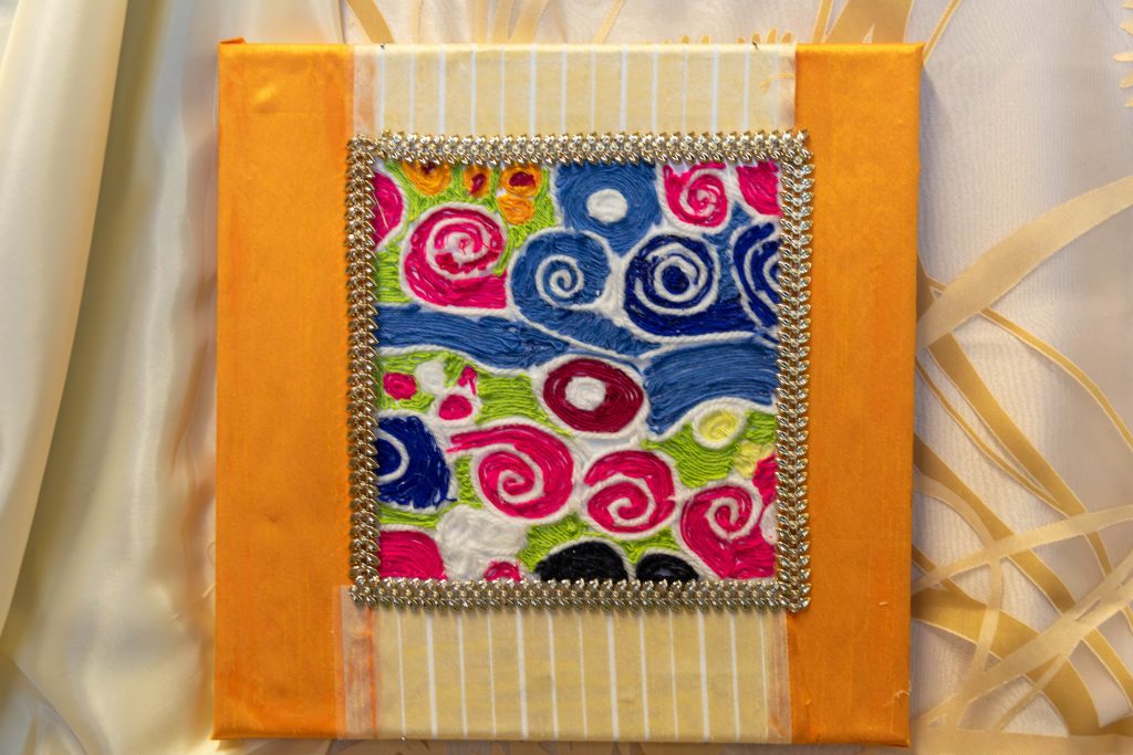 Schülerkunstwerke im Stil von Klimt