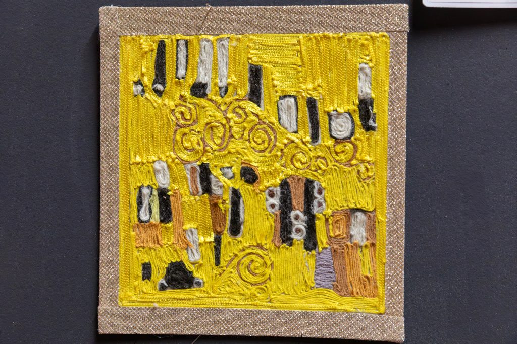 Schülerkunstwerke im Stil von Klimt